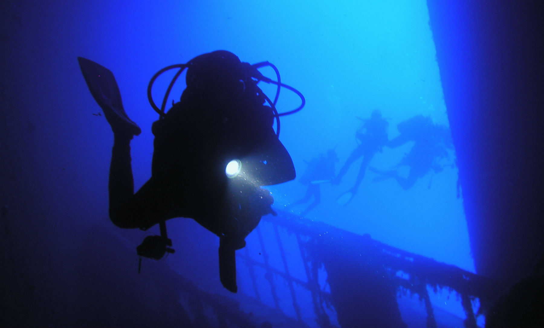 diving_light-1527706674990.jpg