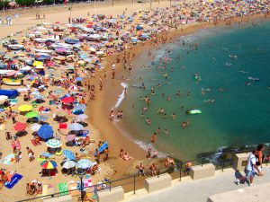 Typical_Crowded_Beach-300x225.jpg