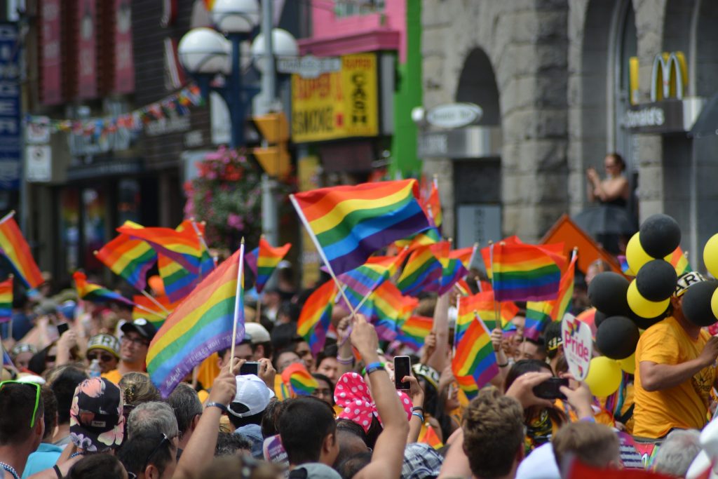 gay-1453594_1920-1024x683.jpg