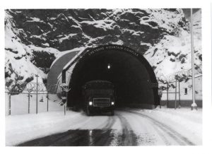 1280px-Cheyenne_Mountain_Complex_entrance-300x218.jpg