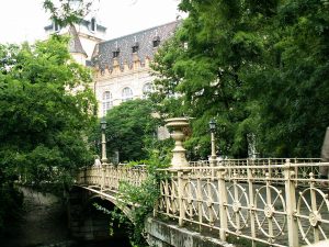 Budapest_Va%CC%81rosliget_City_Park-300x225.jpg