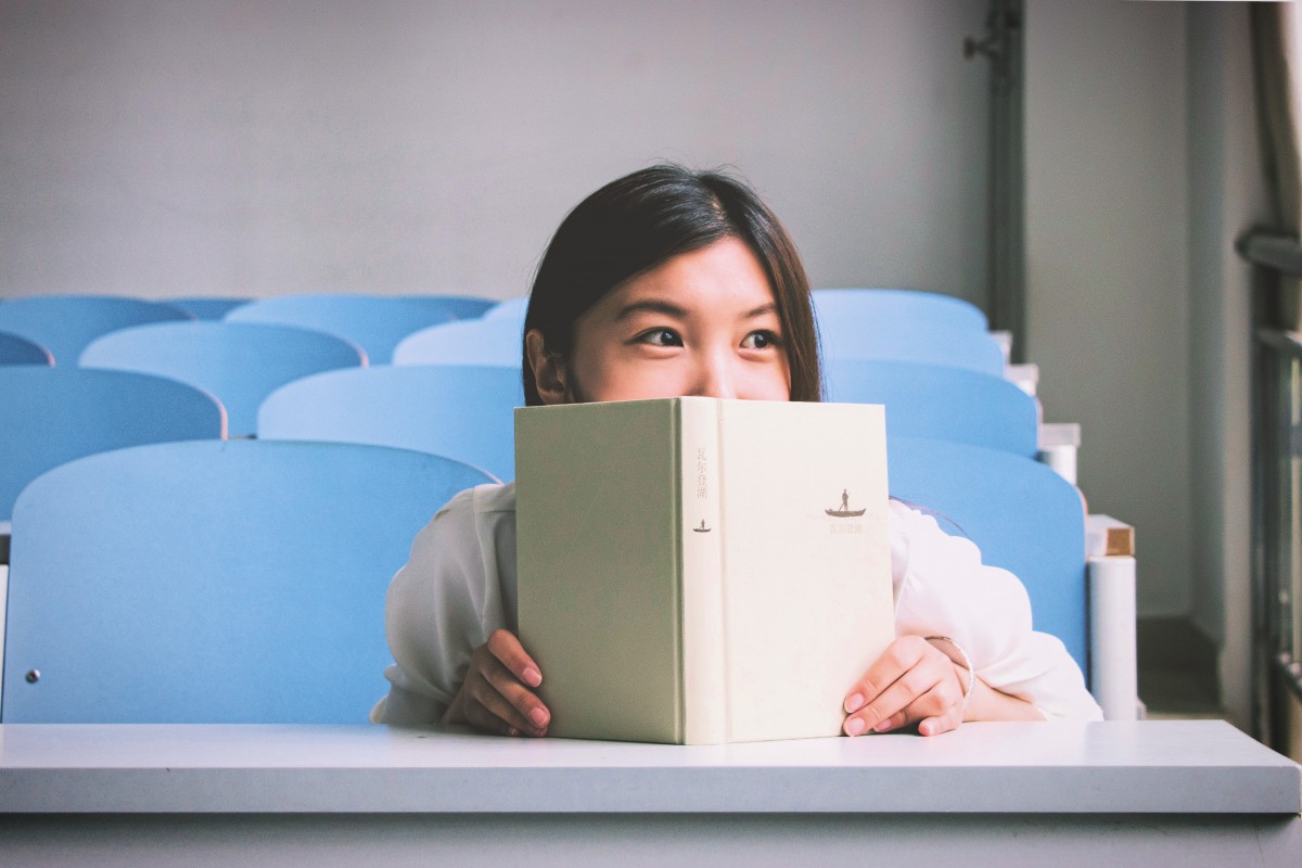 book_desk_indoors_person_reading_seats_table_woman-1270310-1544819901592.jpg