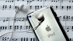 ipod-2194567-300x169.jpg