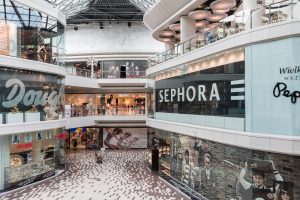 shopping-mall-906721-300x200.jpg