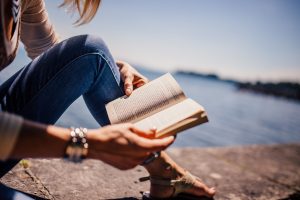 reading-925589-300x200.jpg