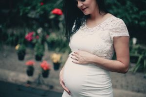 beautiful-woman-brunette-expectant-2100341-300x200.jpg