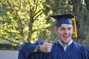 graduation-879941_1920-300x199.jpg