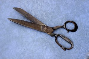 scissors-1008912_1920-300x200.jpg
