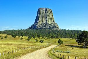 wyomings-devils-tower-3915790-300x201.jpg