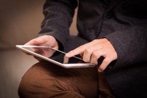 tablet-1075790-300x200.jpg