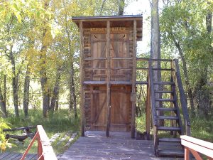 Dbl_decker_outhouse-300x225.jpg
