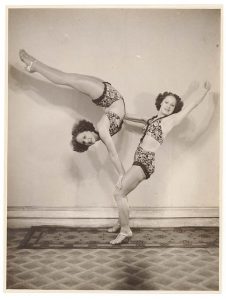 Turner_Twins_acrobats_1937_-_by_Sam_Hood_3073045010-226x300.jpg