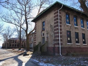 800px-Ellis_Island_Immigrant_Hospital_-_Island_3_Exterior-300x225.jpg