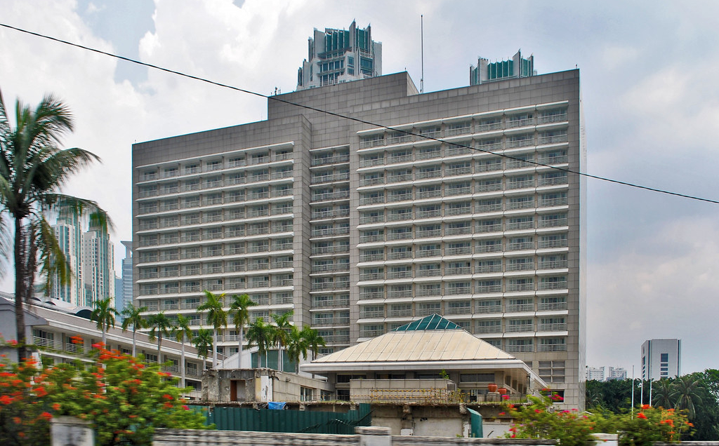 Secret Lives of the Rich