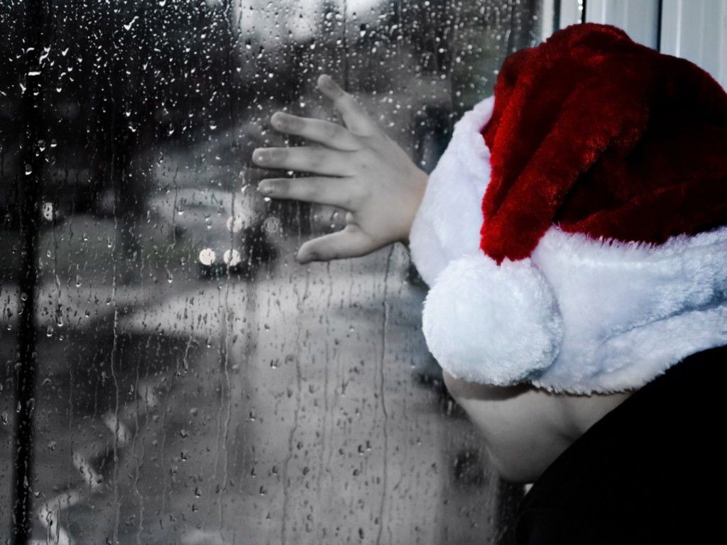 rainy_christmas_grief_child_kid_boy_people_santa_hat-1138488-1550559928161pixabay.jpg.optimal.jpg