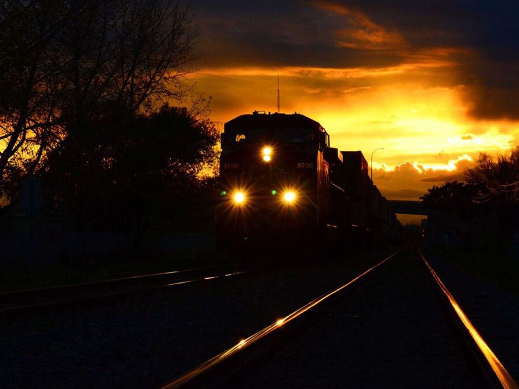 resizeNight_train-1024x678-1.jpg.optimal.jpg
